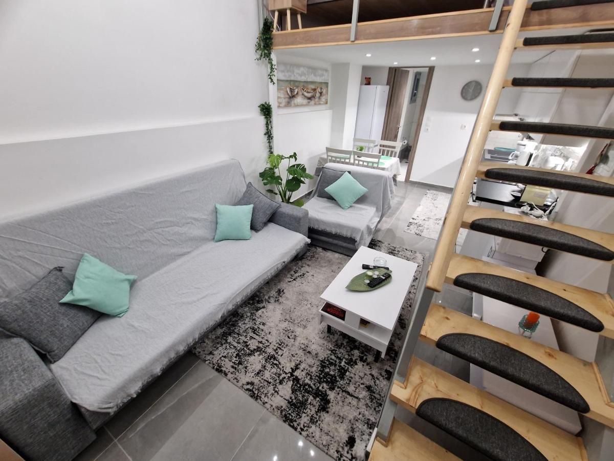 Dimosthenis_loft1 * Athens