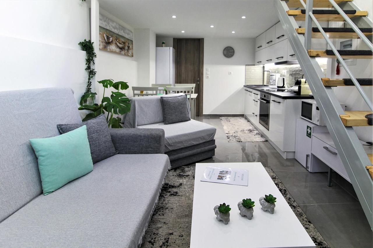 Dimosthenis_loft1 *